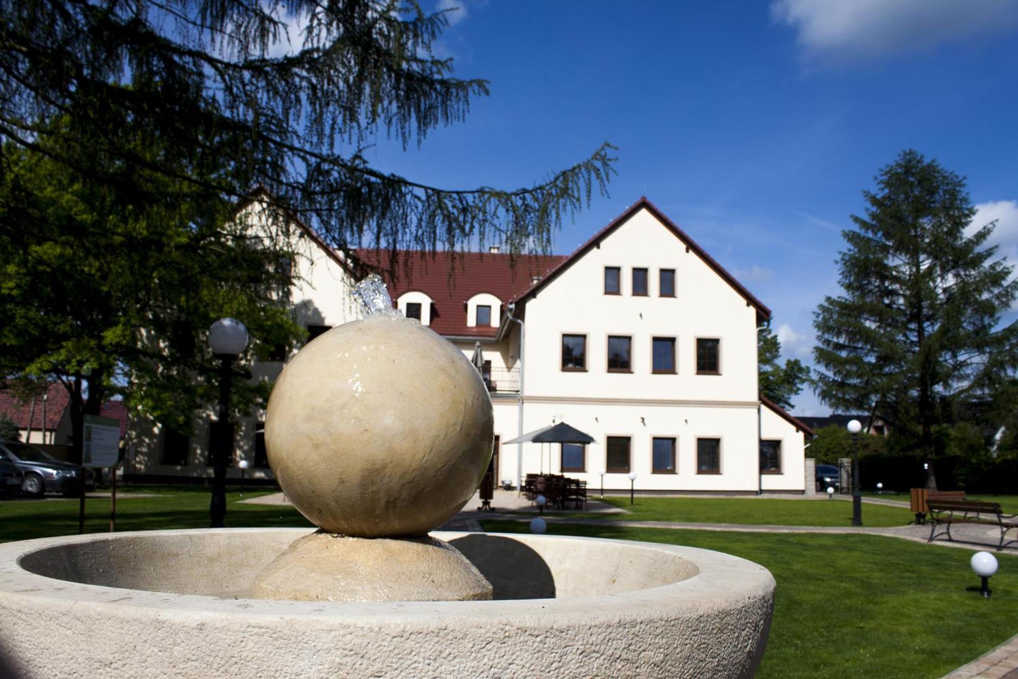 Hotel Modrzewiowy Dwór Gliwice Exterior foto